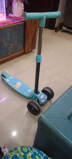 3 wheel scooter photo 1