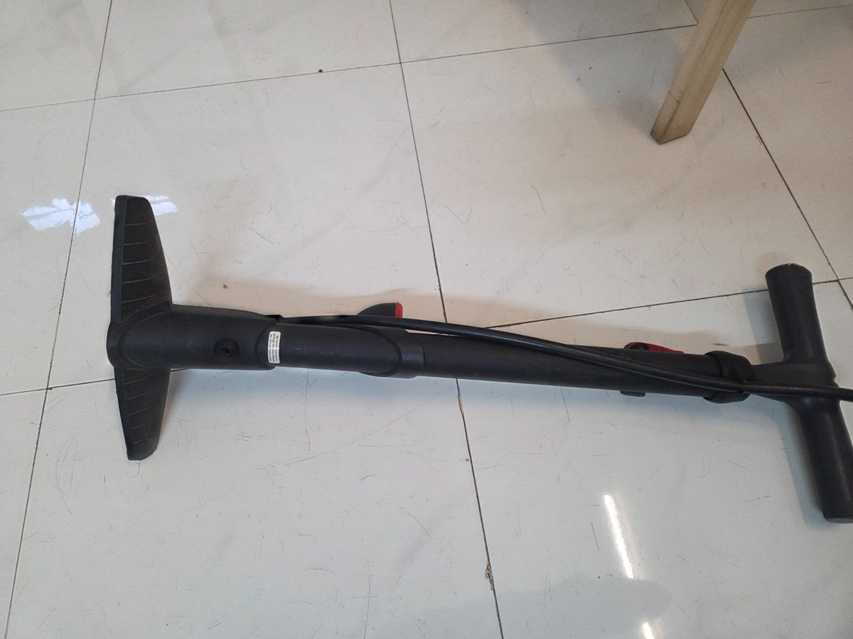 Bicycle pump photo 1