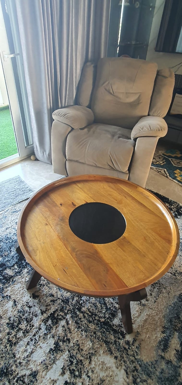 Centre Table photo 1