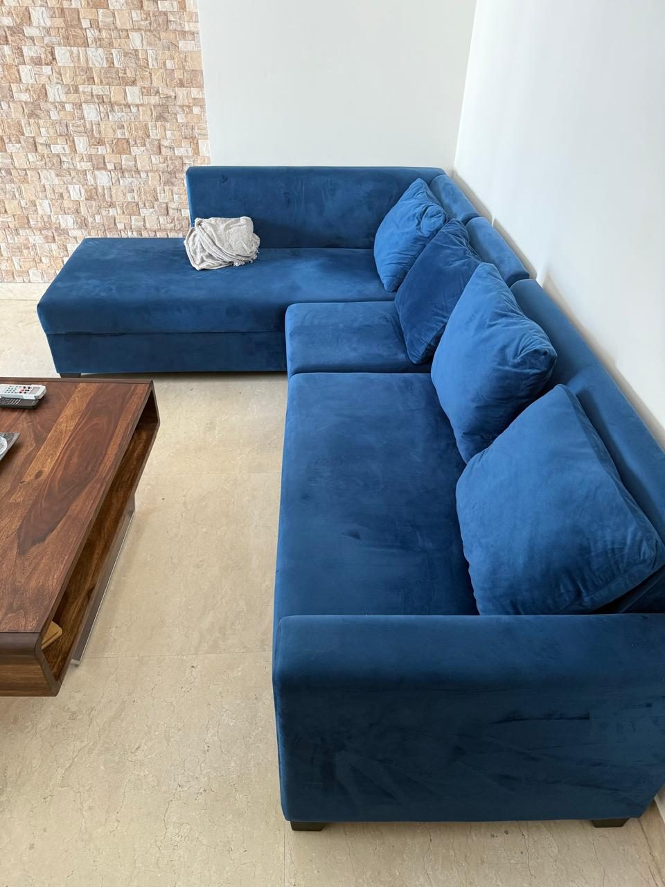4 Seater L shaped Velvet Sofa photo 1