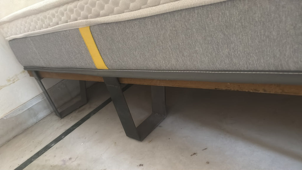 Queen Size Pocket Spring Mattress photo 3