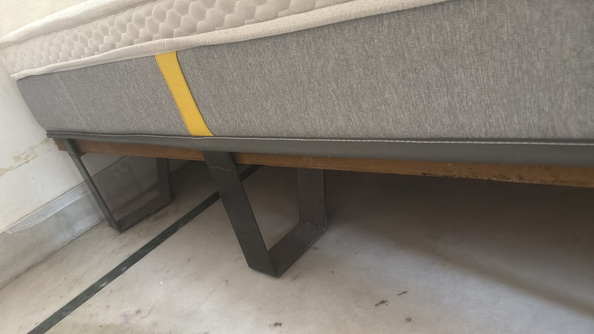 Queen Size Pocket Spring Mattress photo 3