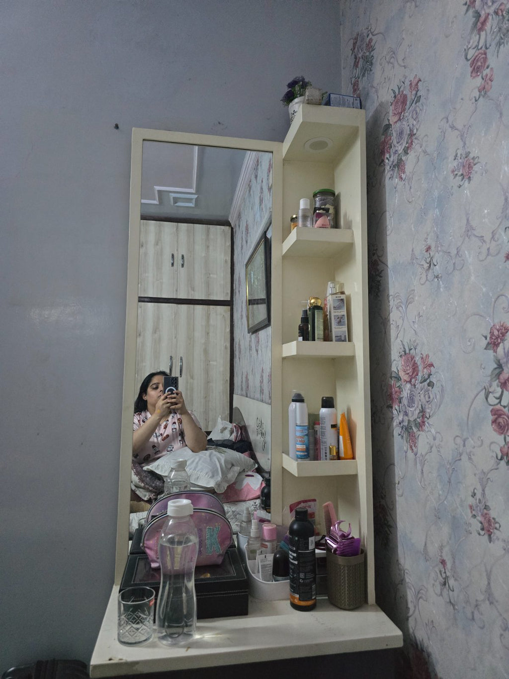 Dressing table photo 2