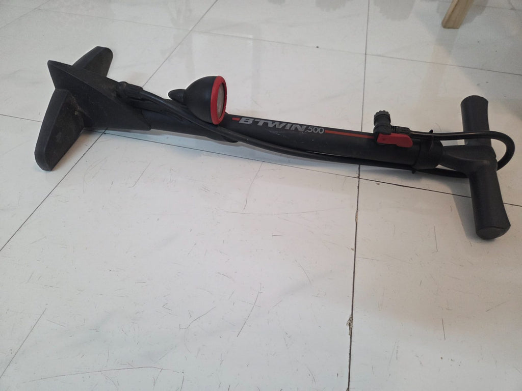 Bicycle pump photo 2