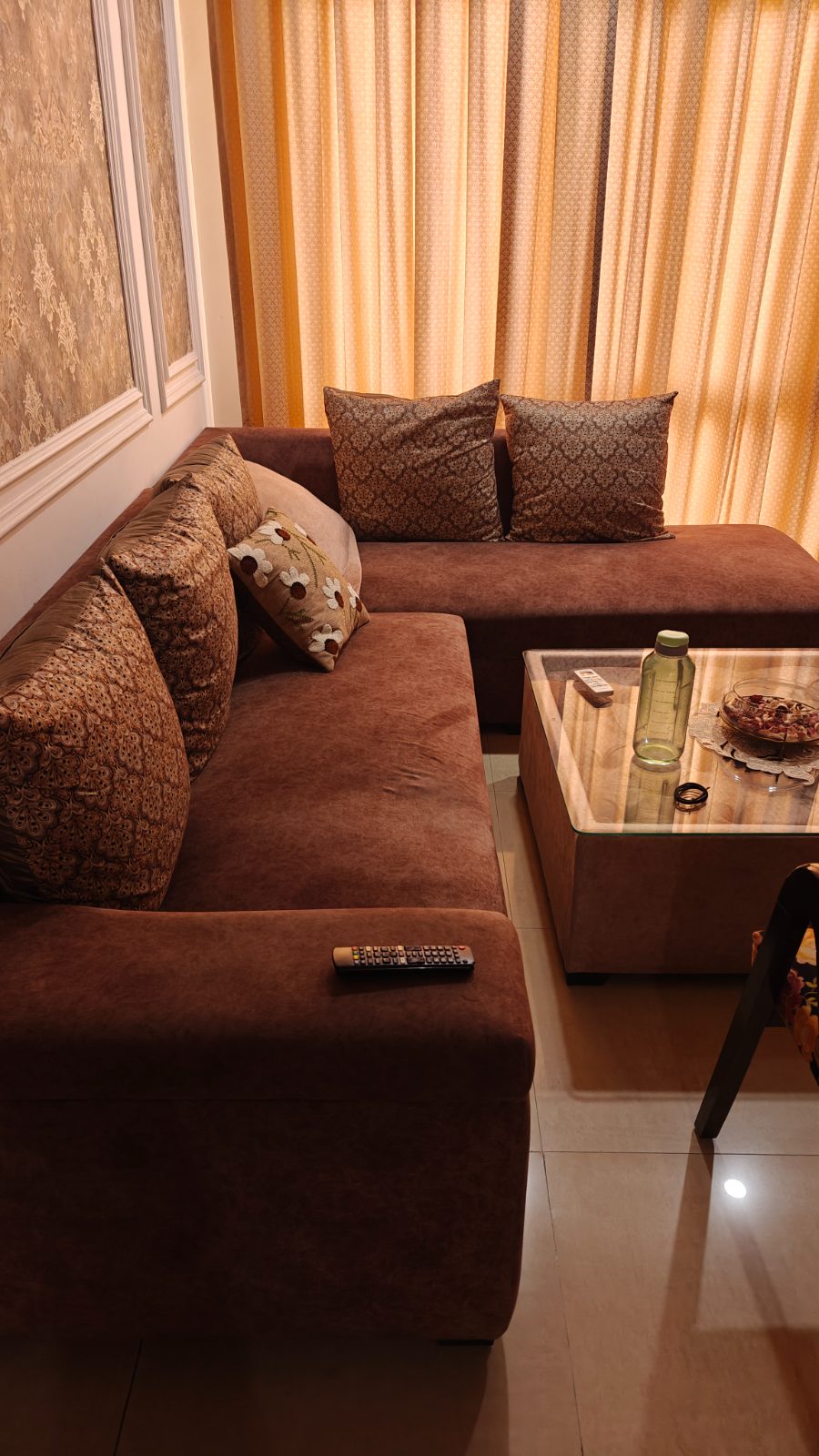 L shape sofa with centre table photo 3