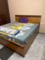 King size bed photo 3