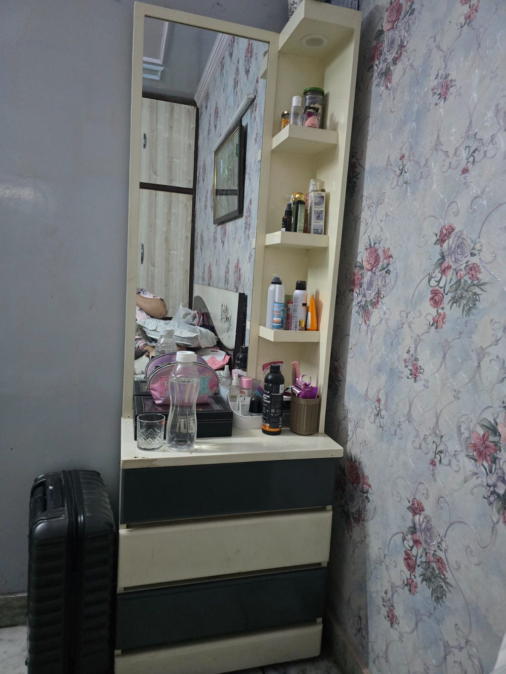 Dressing table photo 4