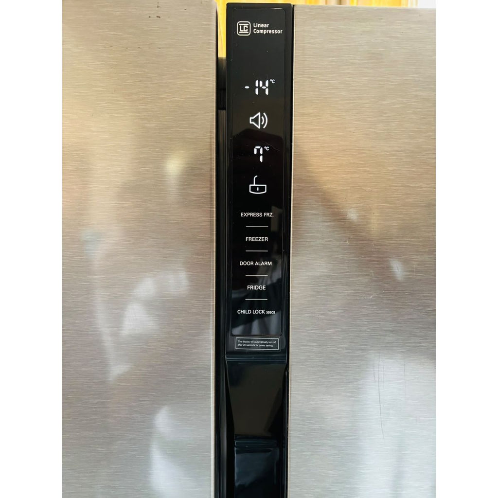 LG Side by Side door Refrigerator photo 4