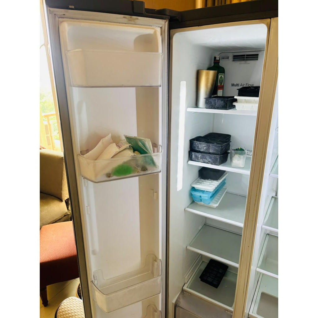LG Side by Side door Refrigerator photo 5