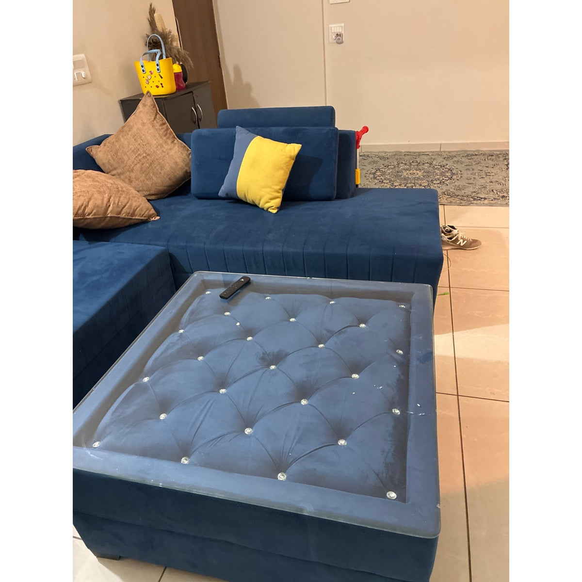 Velvet sectional sofa — square seller photo 5