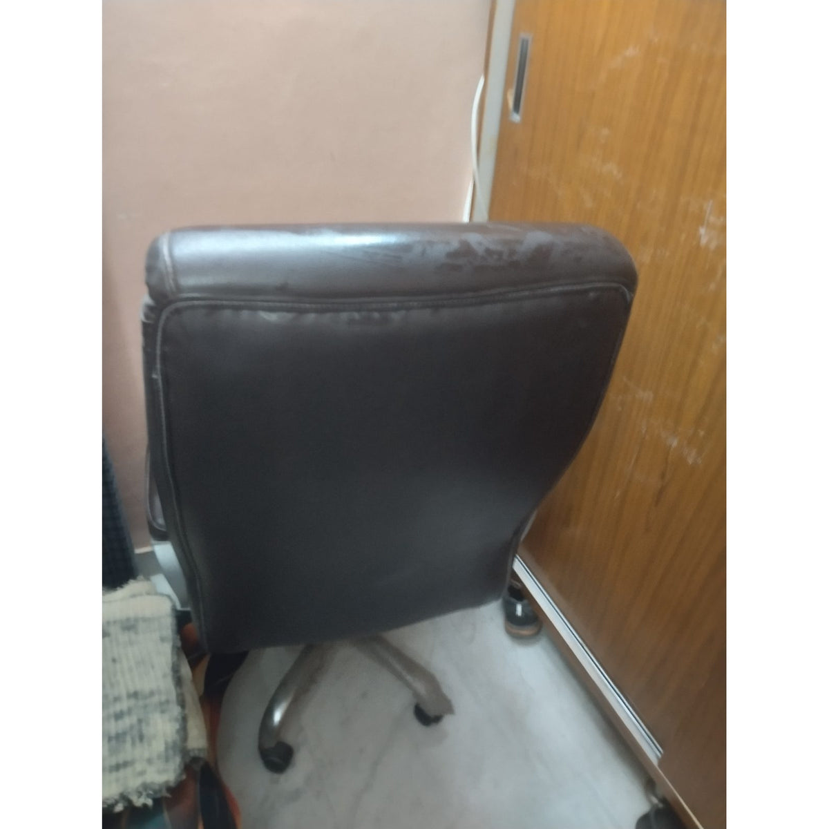 Boss office chair - used item in Delhi - photo 3