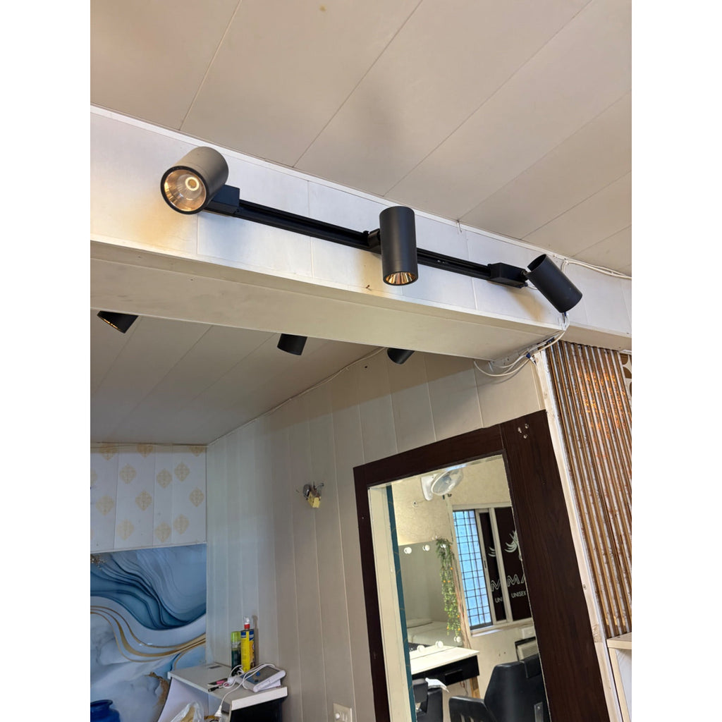 Black Three-Head Light Fitting - seller photo 3