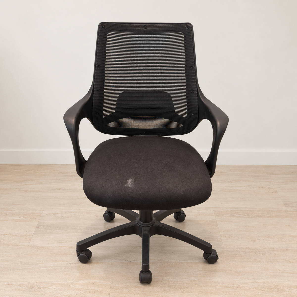 Giveasy hero — Mesh Back Office Chair with Wheels, Black