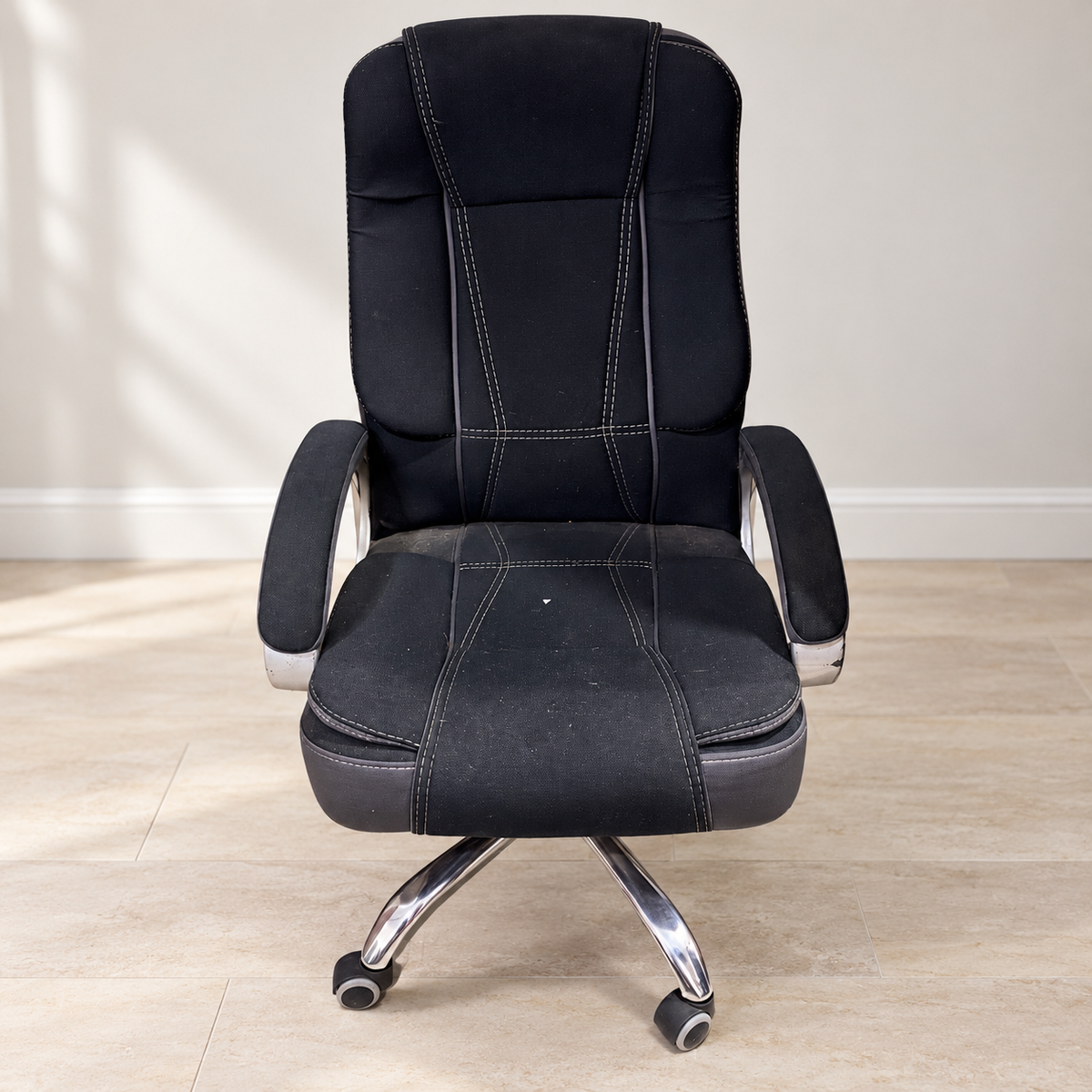 Black Padded Office Chair with Armrests - giveasy hero