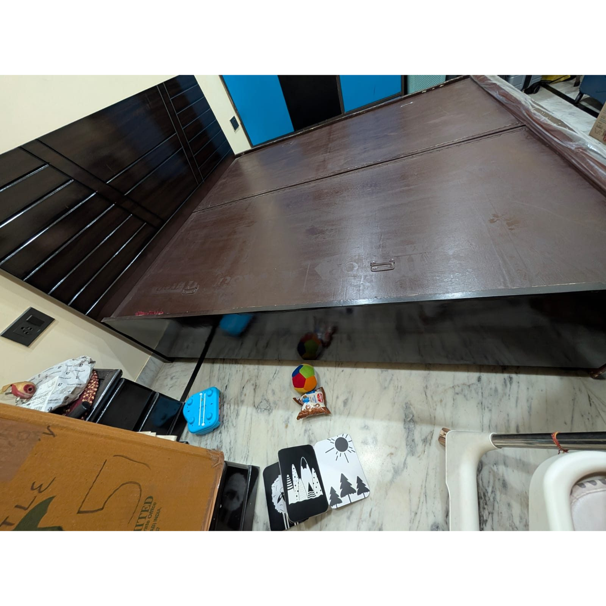 King Size Wooden Storage Bed with Two Side Tables - used item in Gurugram - photo 4