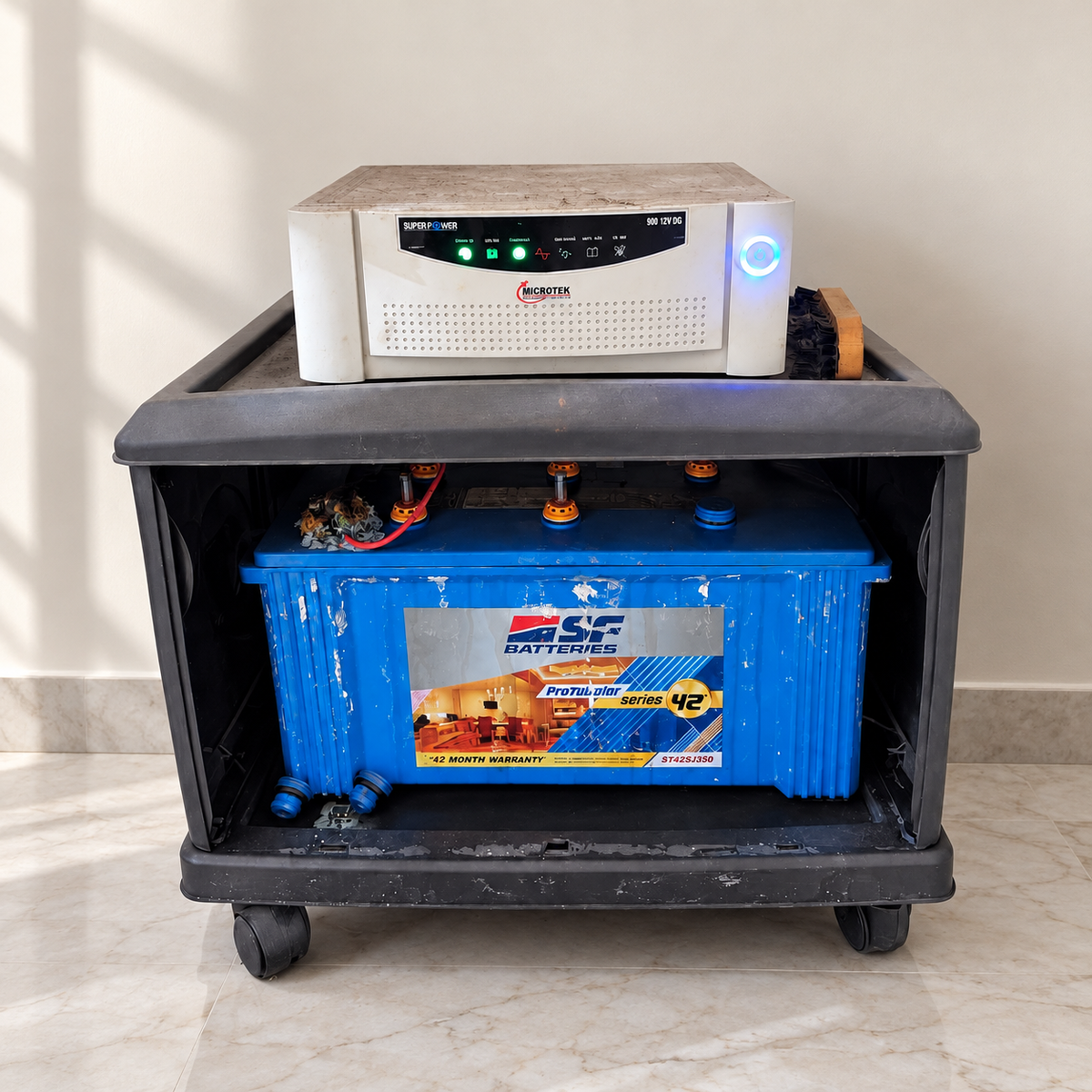 Microtek Inverter with Exide Tubular Battery and Trolley - used item in Gurugram