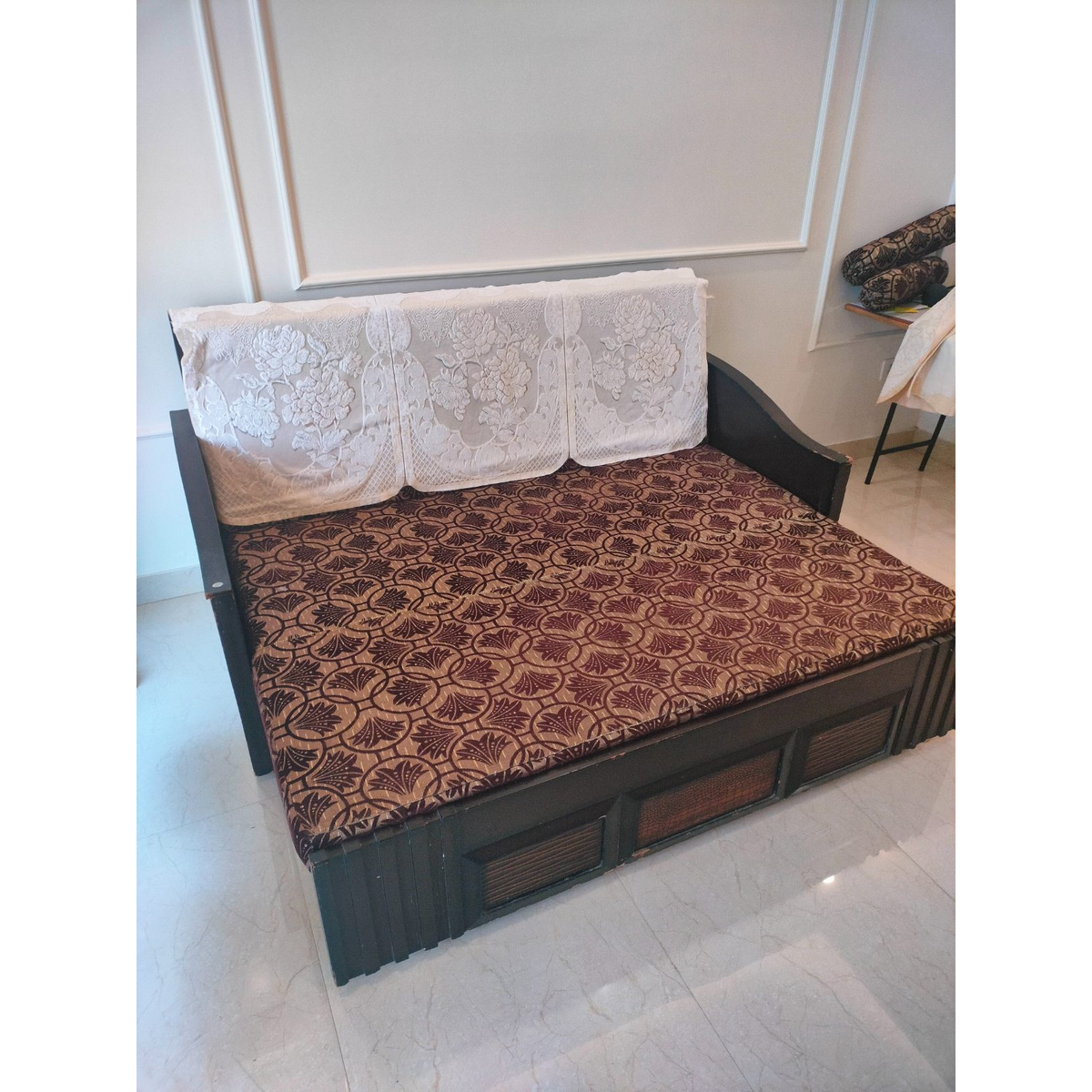 Wooden Sofa Cum Bed with Storage, 5.5 x 6.5 ft - used item in Gurugram - photo 4