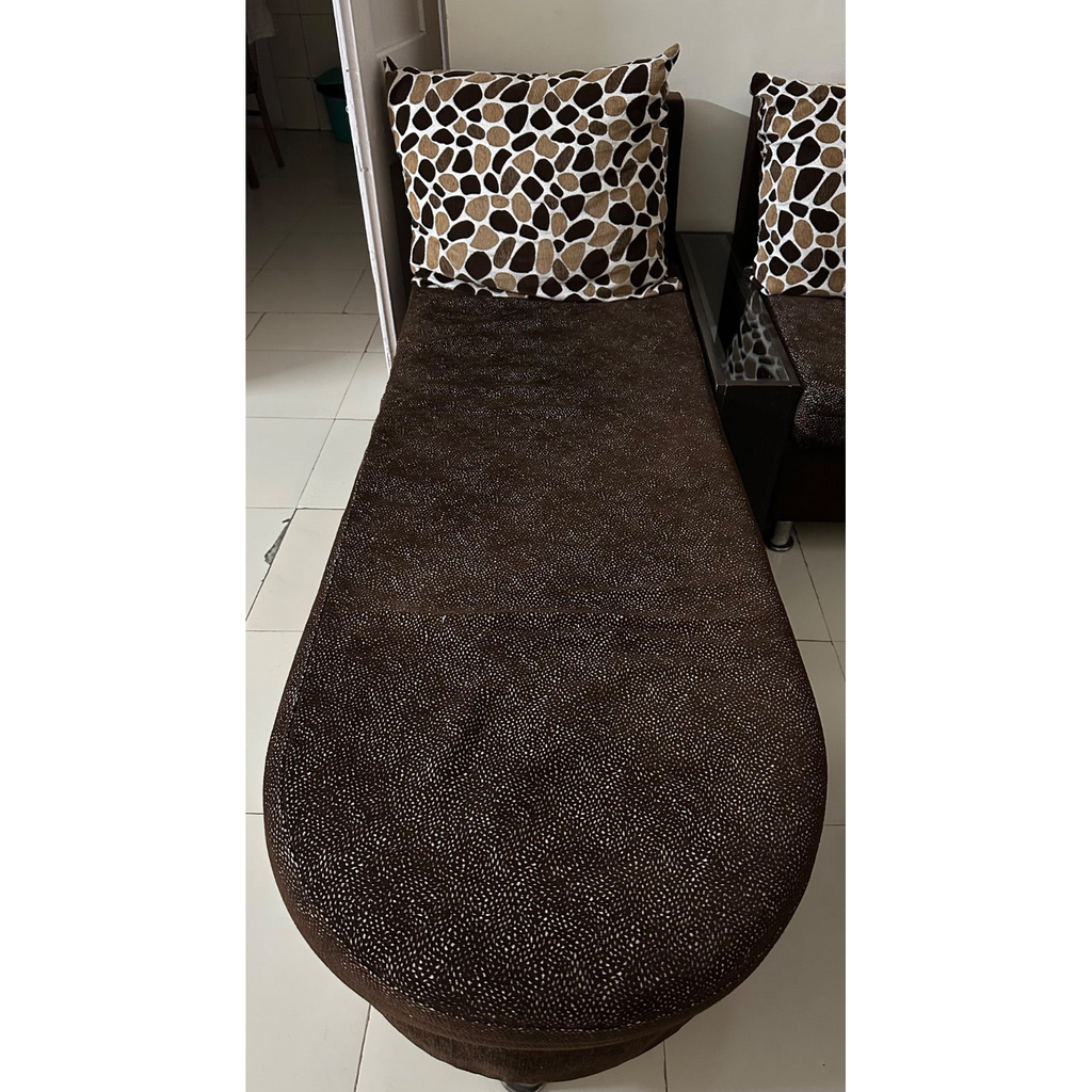 Six-Seater Sectional Sofa with Glass Centre Table - used item in Delhi - photo 2