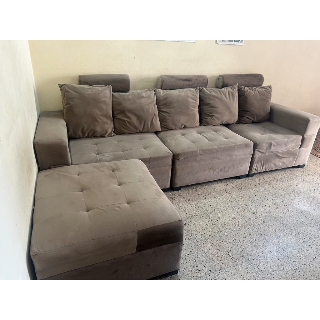 Brown Reversible L-Shape Sofa with Five Cushions - used item in Gurugram - photo 3