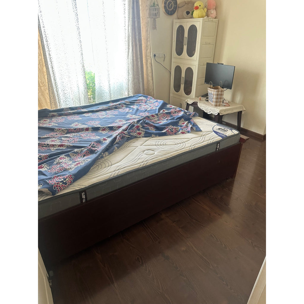 King-Size Bed - seller photo 1