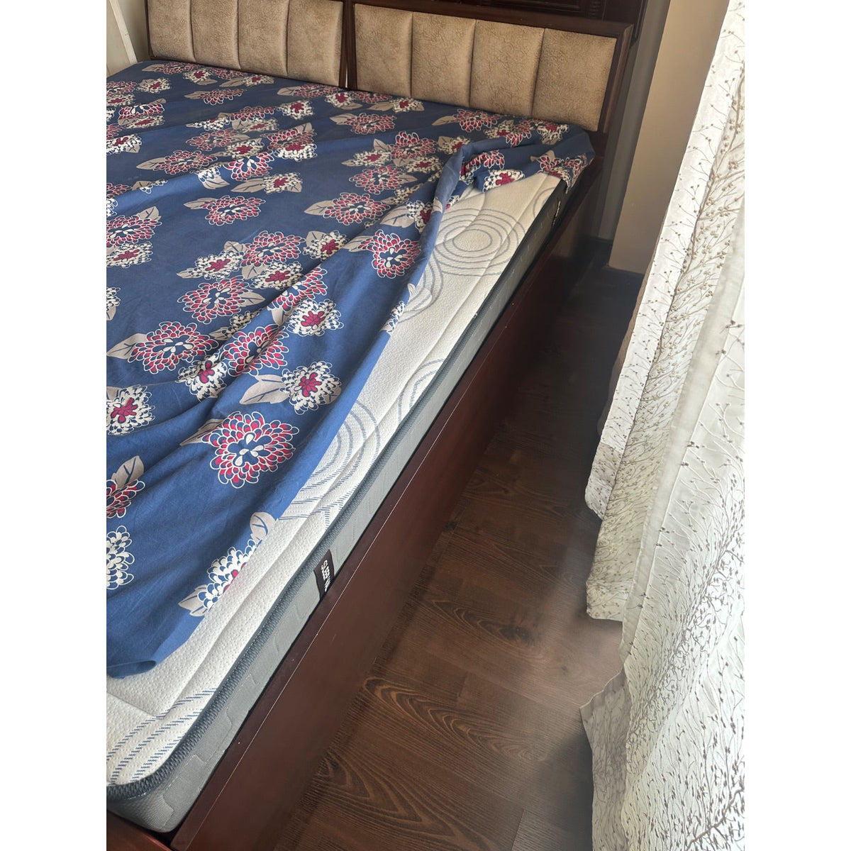 King-Size Bed - seller photo 3