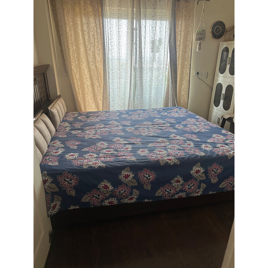 King-Size Bed - seller photo 4