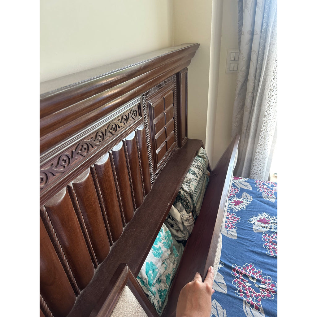 King-Size Bed - seller photo 6