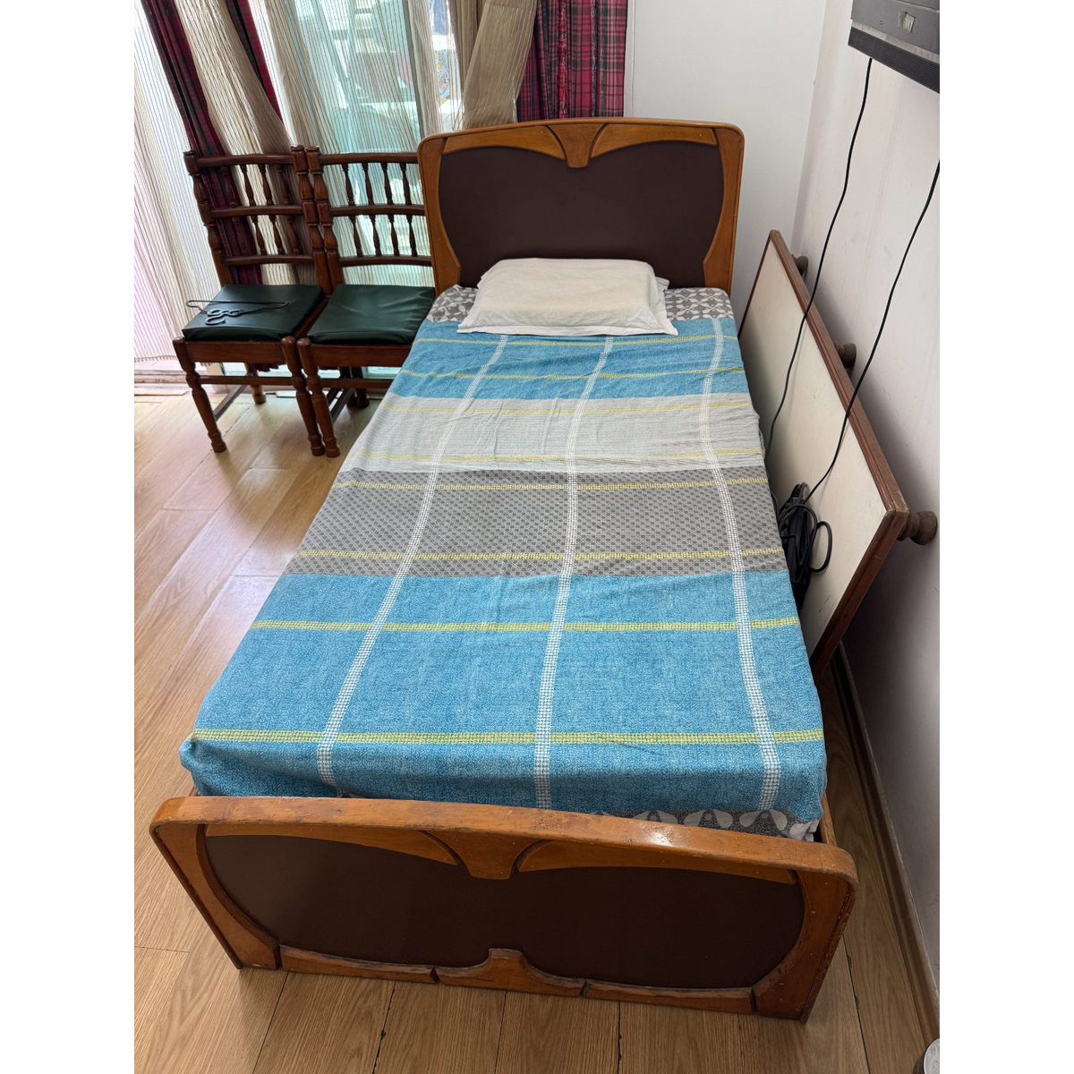Single Storage Bed with Mattress - used bedroom in Delhi - photo 1