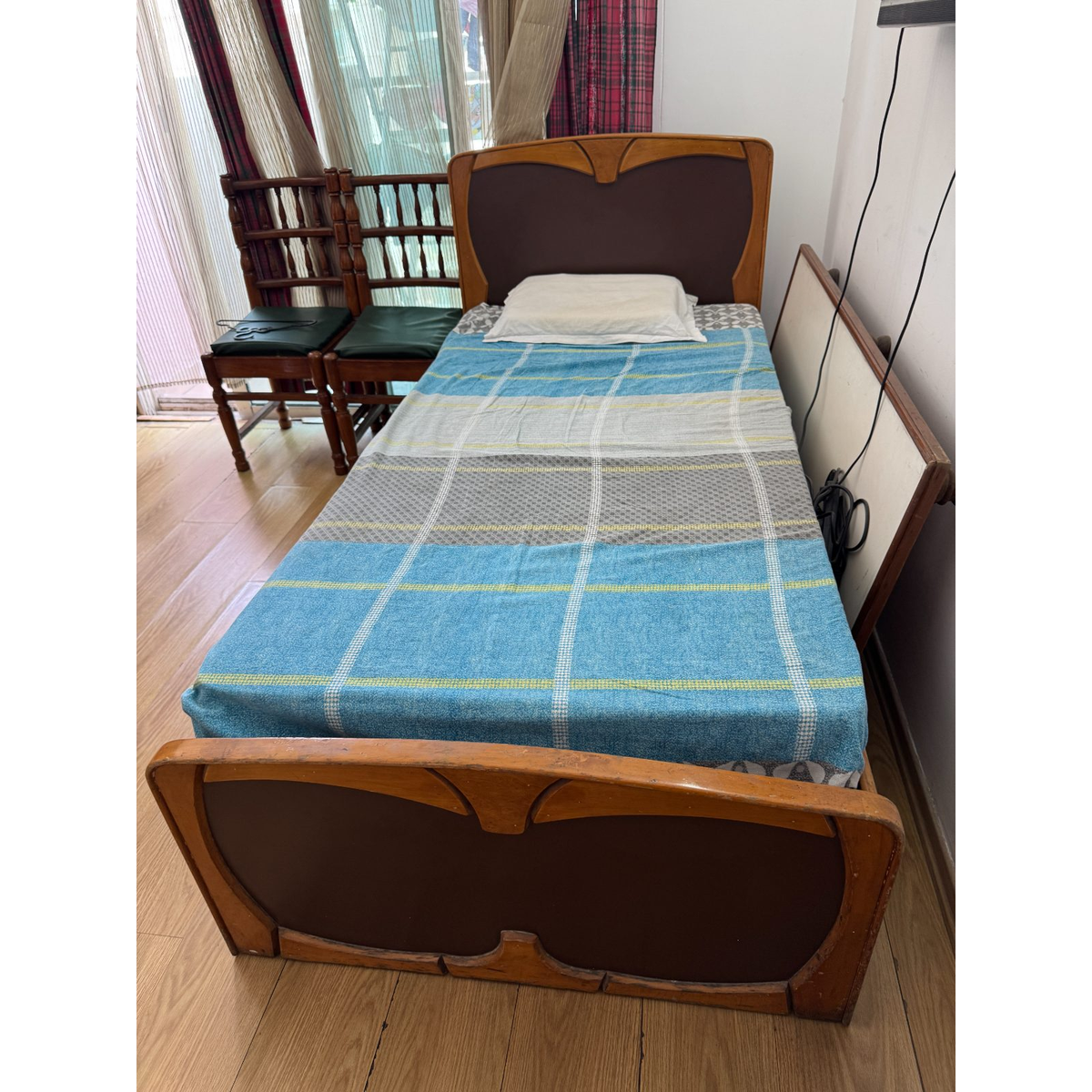 Single Storage Bed with Mattress - used bedroom in Delhi - photo 2