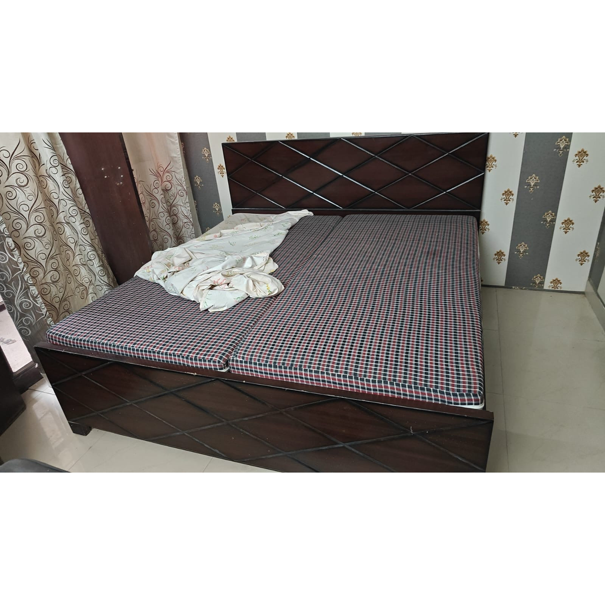 Double bed with two mattresses - used bedroom furniture in Gurugram - photo 3