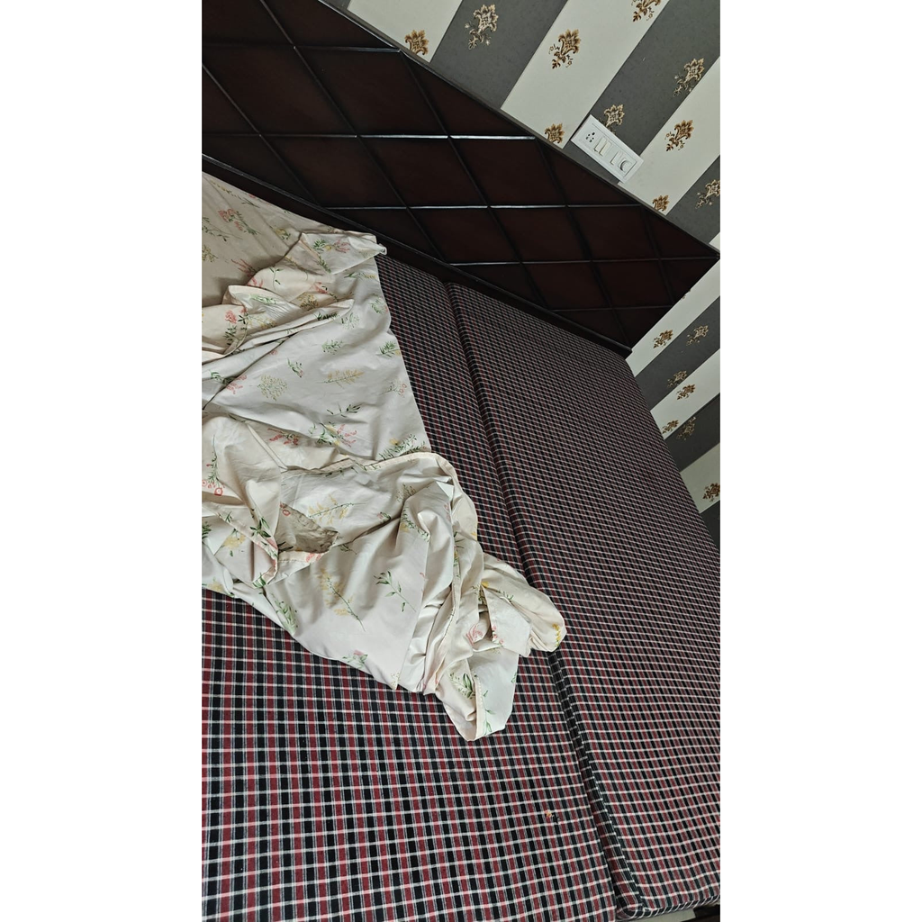 Double bed with two mattresses - used bedroom furniture in Gurugram - photo 4
