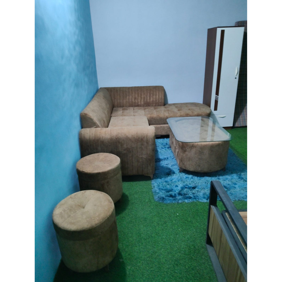 7-Seater Fabric Sofa with Table - seller photo 3
