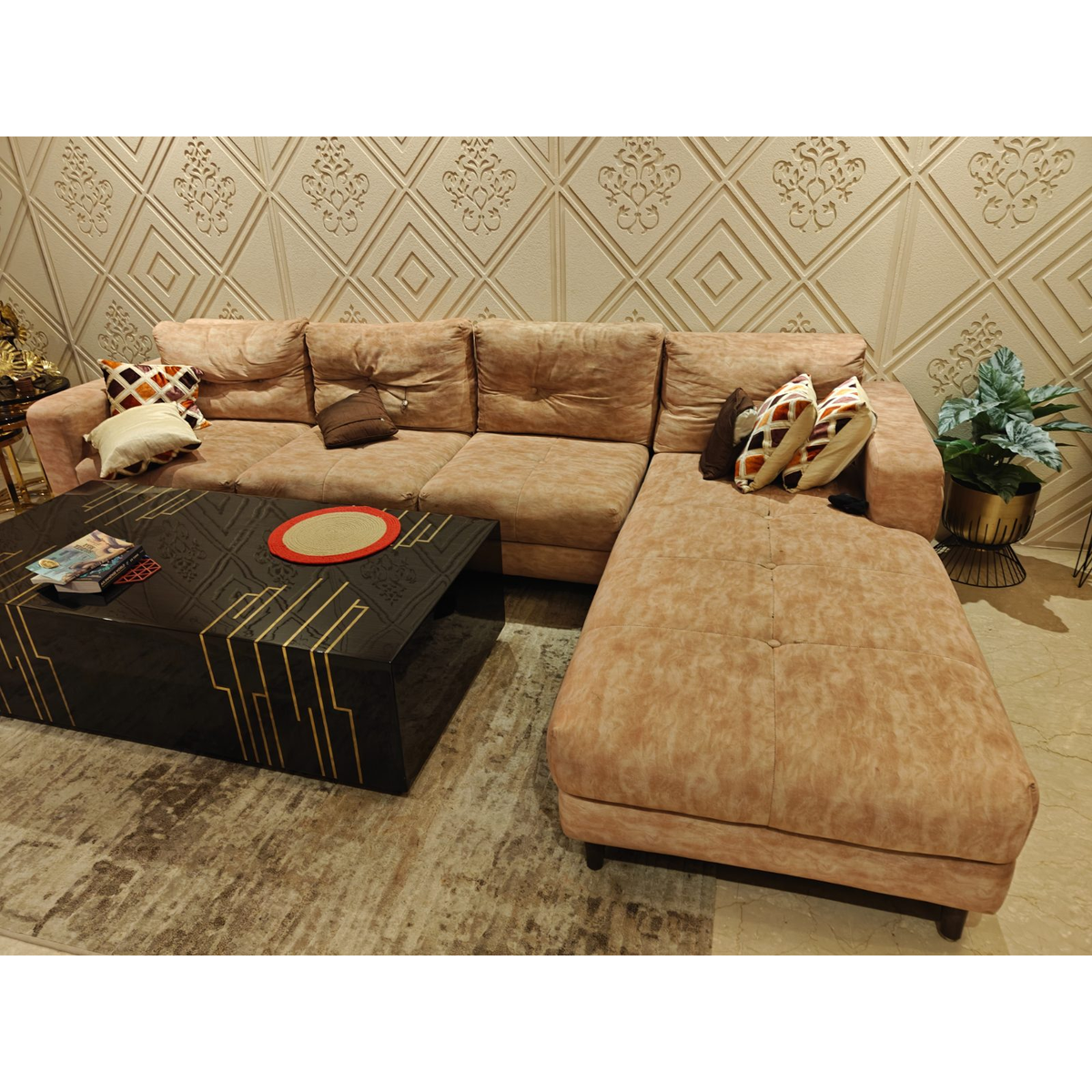 Seven-Seater Chaise Sofa - used living-room in Gurugram - photo 3