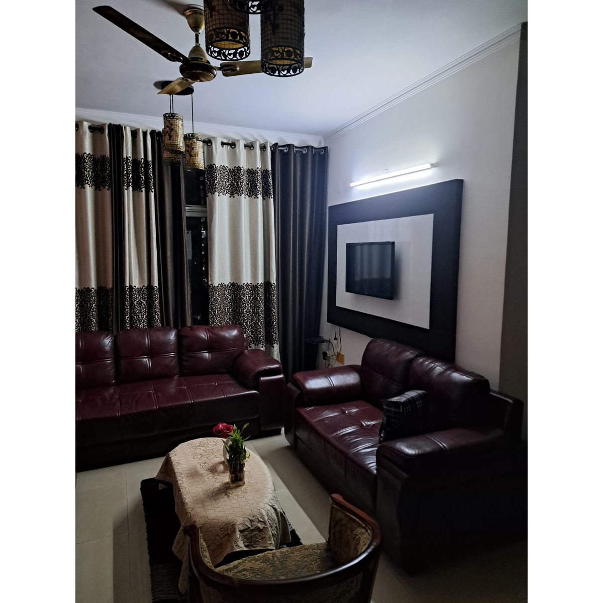 Leatherette Sofa Set - used living-room in Ghaziabad - photo 2