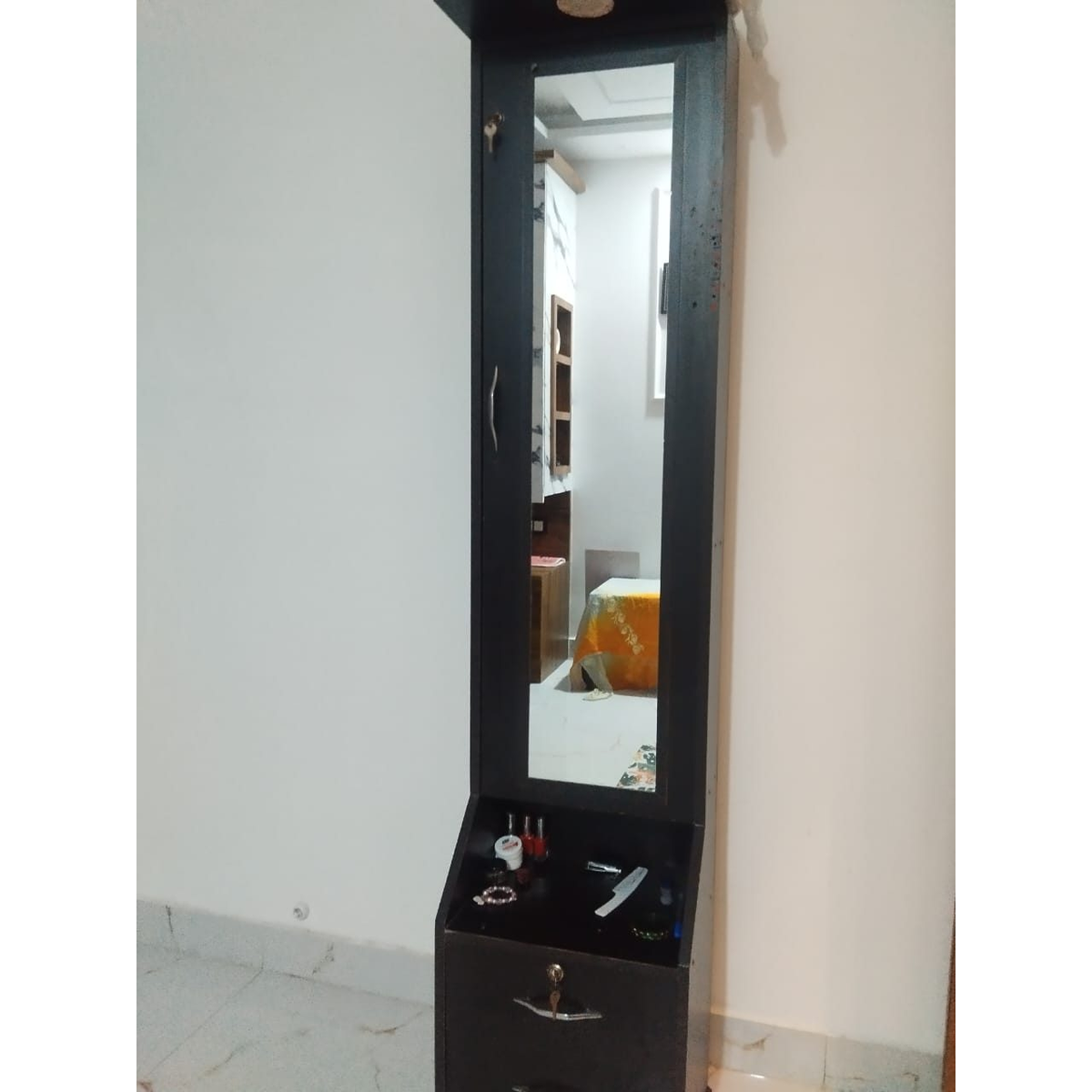 Mirrored Dressing Cabinet - used bedroom in Delhi - photo 1