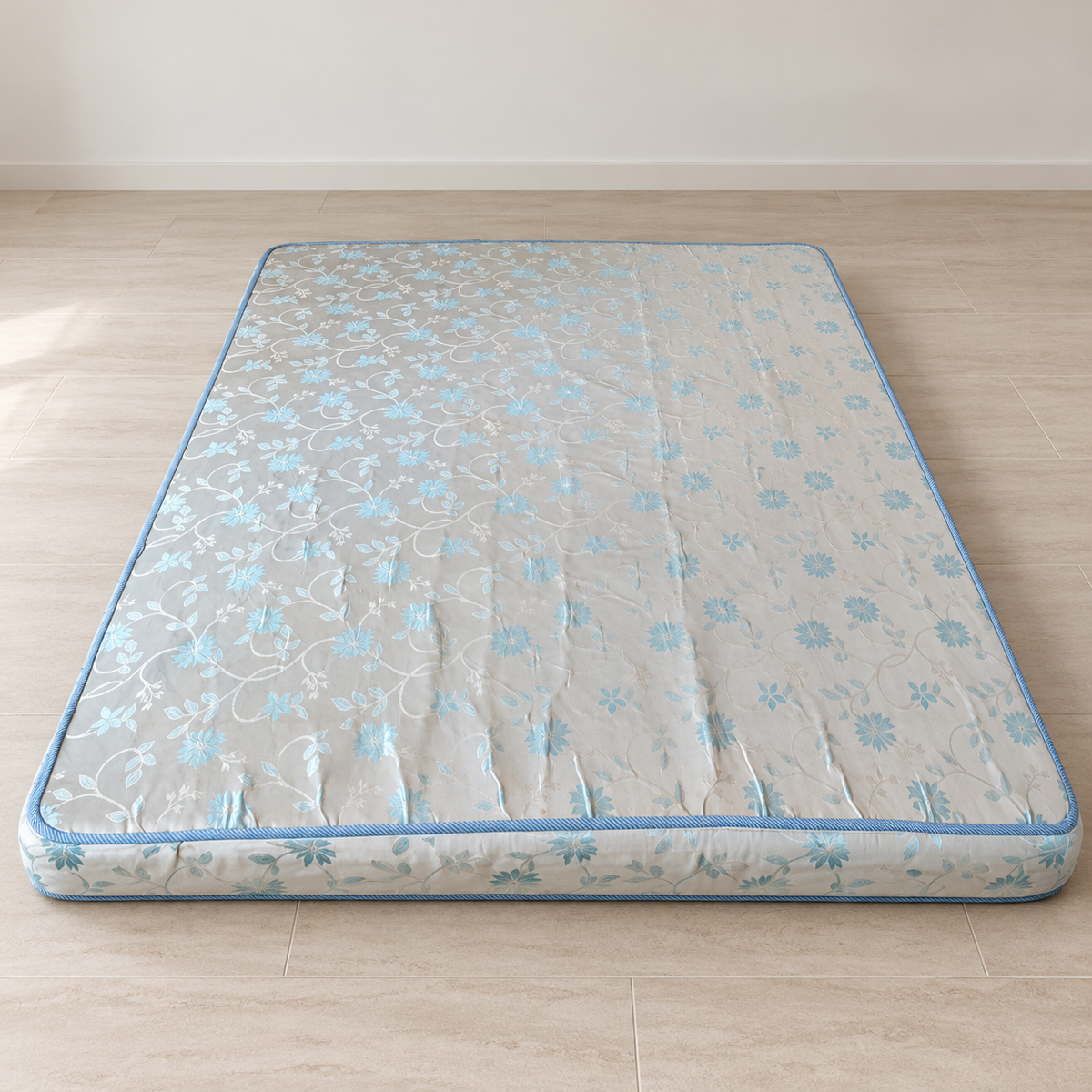 Queen Mattress, 78 x 60 x 4 Inches - Regularly Used - Gurugram