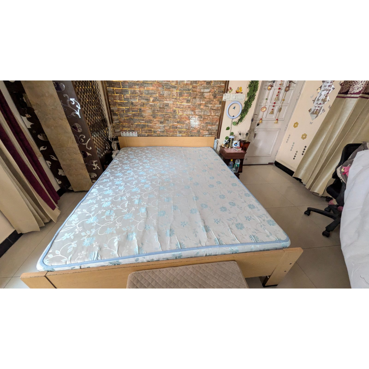 Queen Mattress 78 x 60 - used bedroom in Gurugram - photo 2
