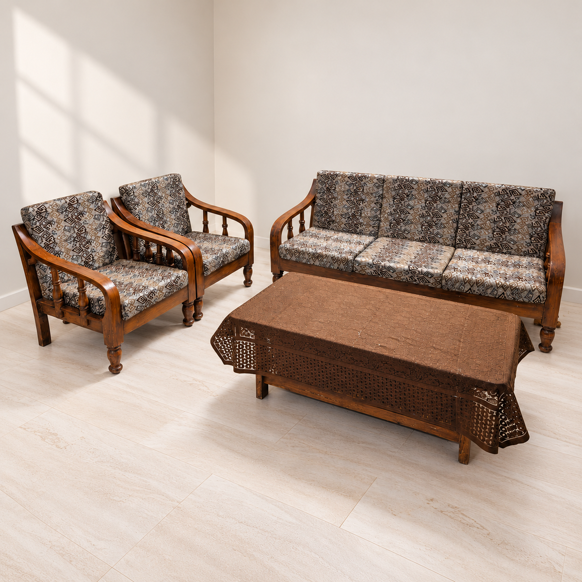 5-Seater Wooden Sofa Set with Centre Table, 3+1+1 - Lightly Used - Ghaziabad