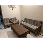 Wooden Sofa Set with Table - used living-room in Ghaziabad - photo 5
