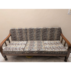 Wooden Sofa Set with Table - used living-room in Ghaziabad - photo 8