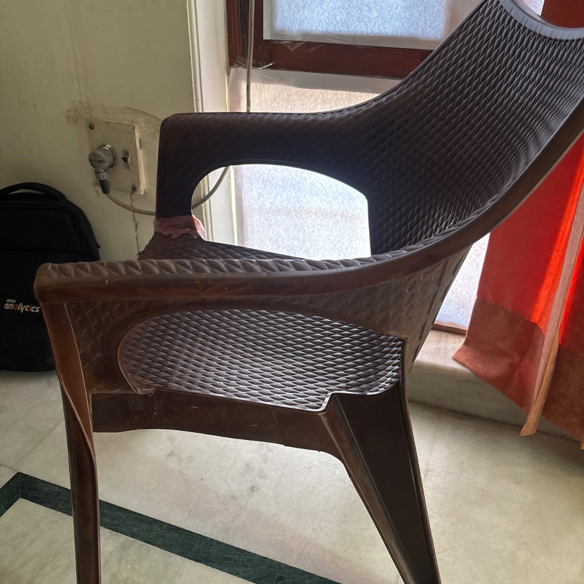 Plastic chair photo 2