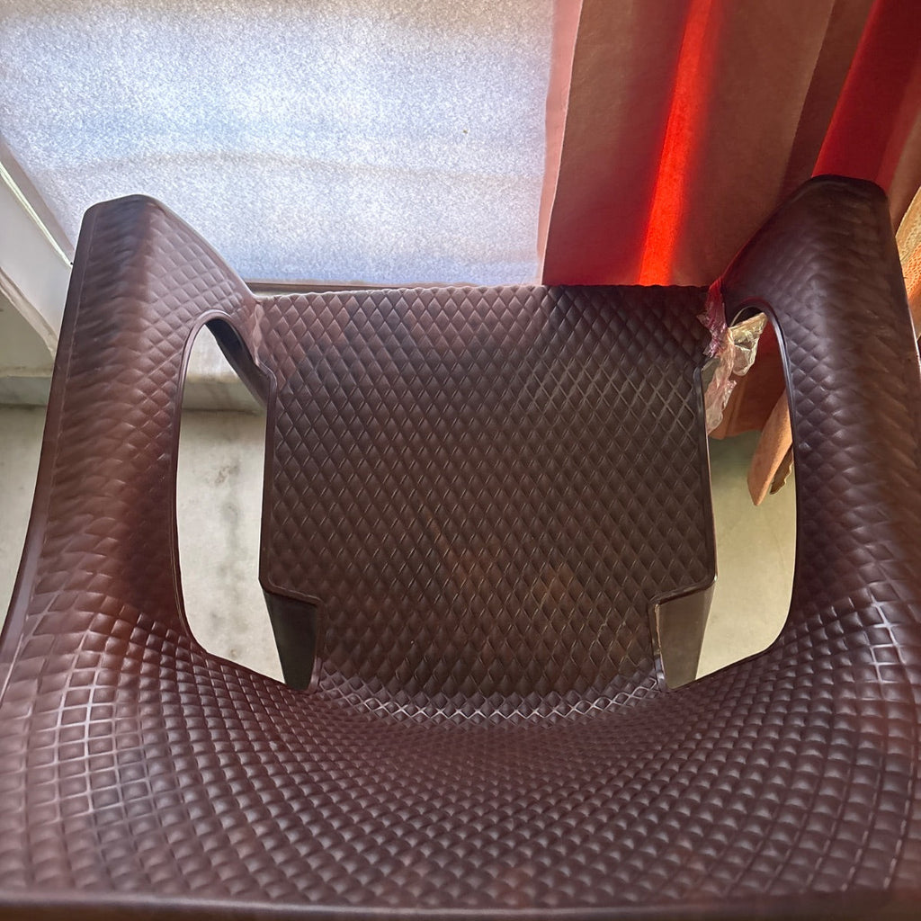 Plastic chair photo 4