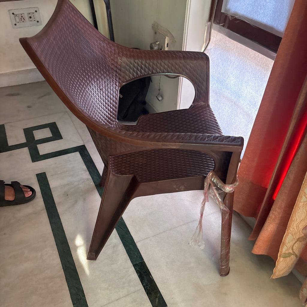 Plastic chair photo 5