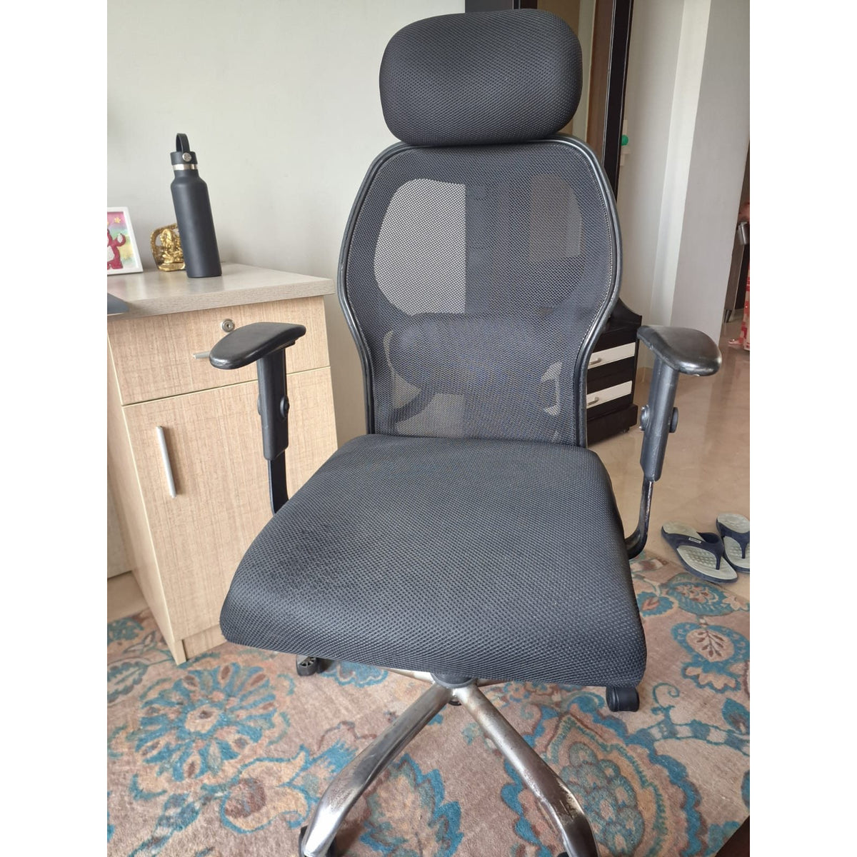 Mesh Office Chair, Headrest Adjustment Fault - photo 1