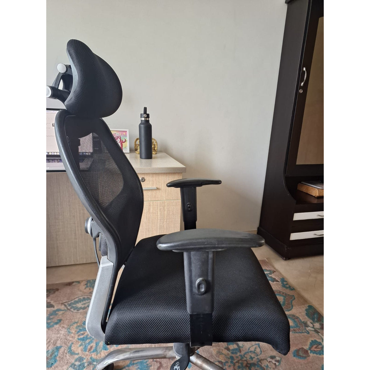 Mesh Office Chair, Headrest Adjustment Fault - photo 3