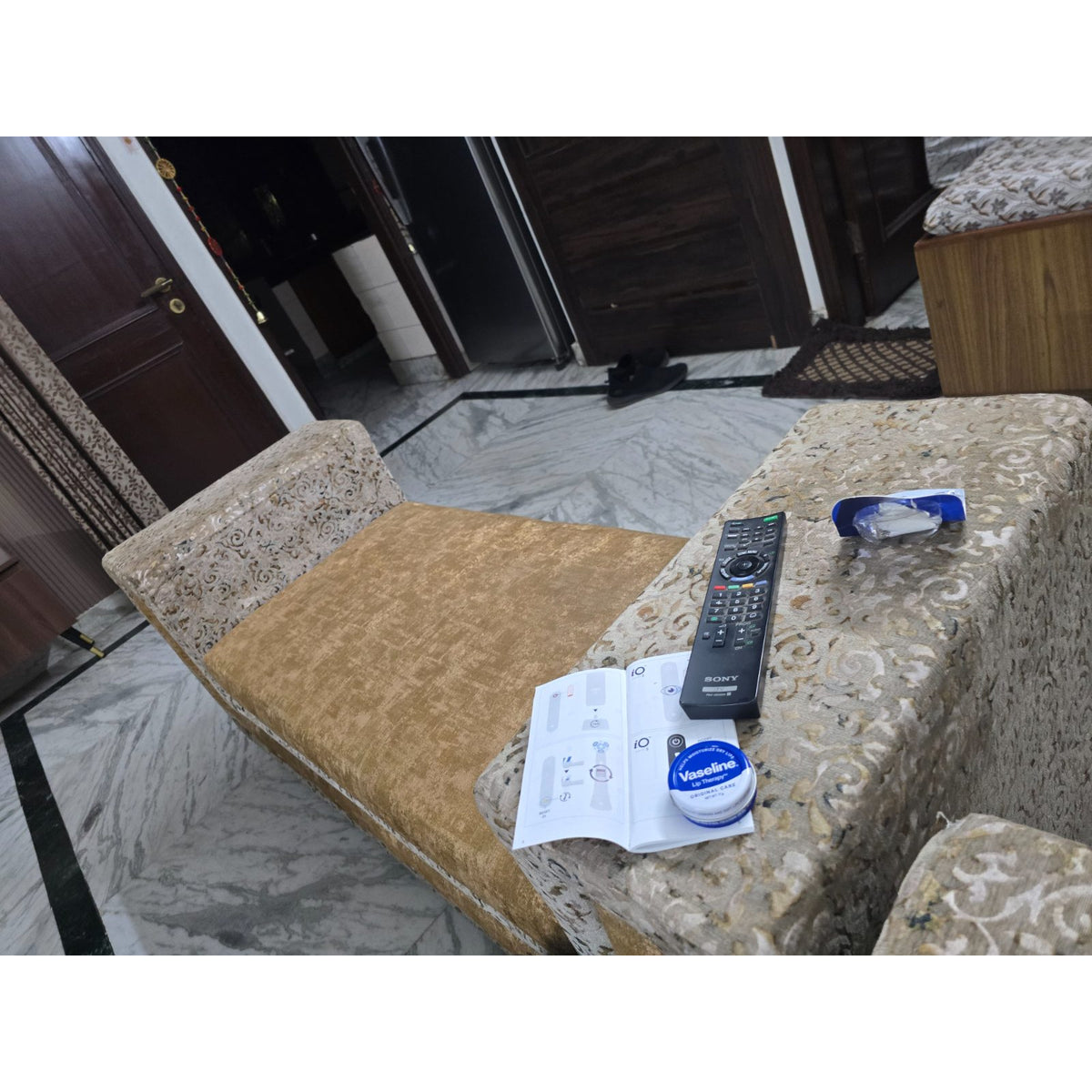Fabric Sofa Set with Solid-Wood Frame, 7 Seats (Seller) - Delhi - photo 1