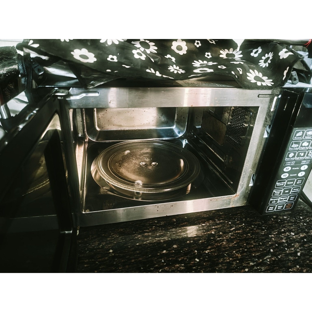 IFB 20BC4 20L Microwave, Needs Repair - photo 2