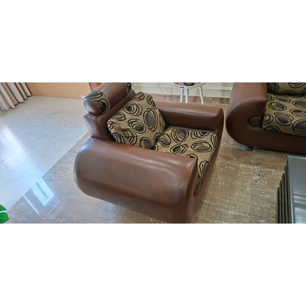 3+1+1 Sofa Set with Centre Table - photo 2