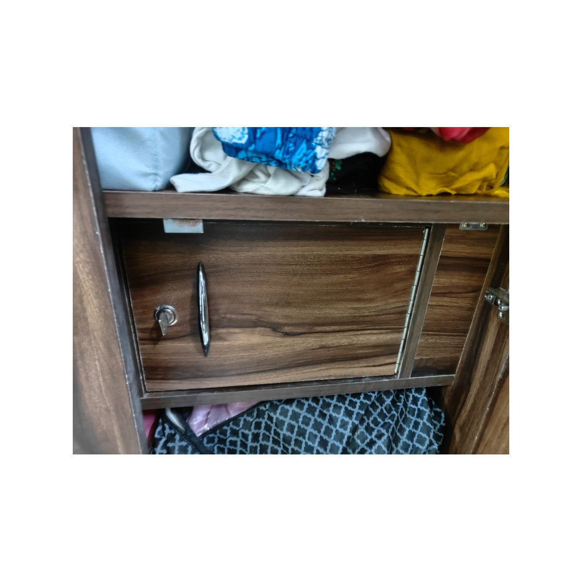 3 Door Wardrobe seller photo 3