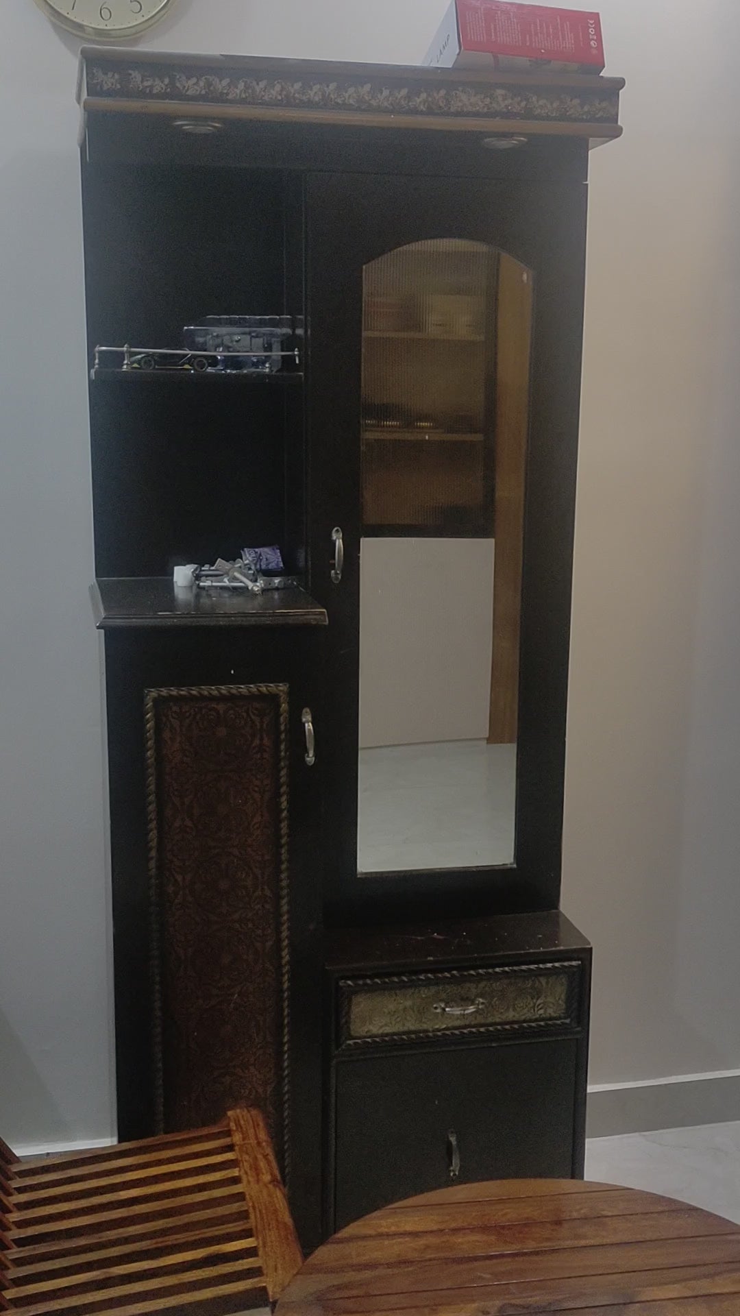 Dressing table video